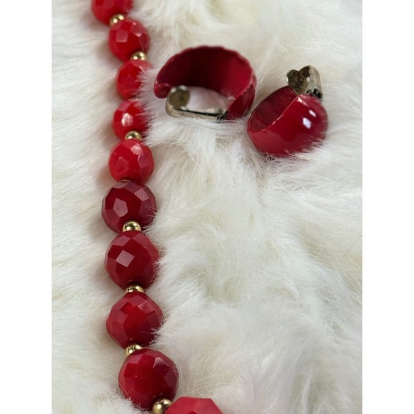 Vintage Red Faceted Bead Necklace and Matching Red Enamel Clip On Hoop Earrings - Picture 6 of 9